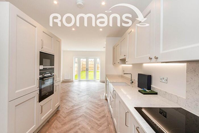 3 Bedroom Semi-Detached House To Rent In The Fairway, Fleet, GU51