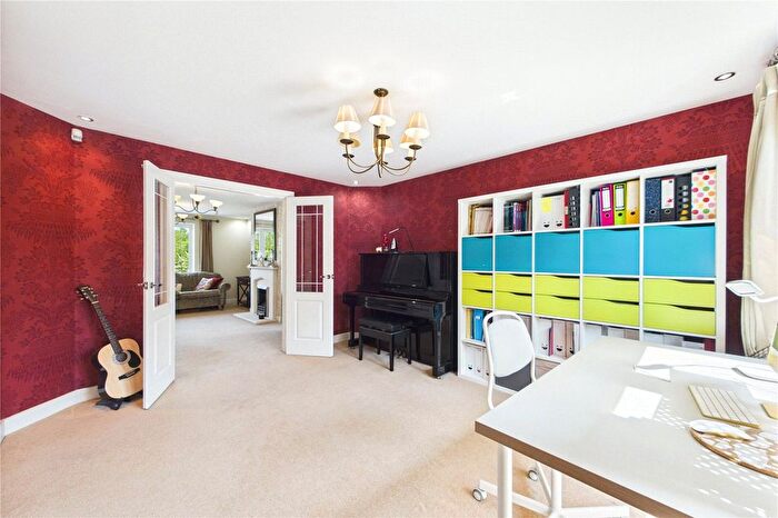 5 Bedroom Detached House To Rent In Elk Path, Three Mile Cross, Reading, Berkshire, RG7