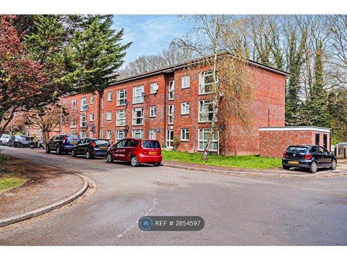2 Bedroom Flat To Rent In Mead Place, Rickmansworth, WD3