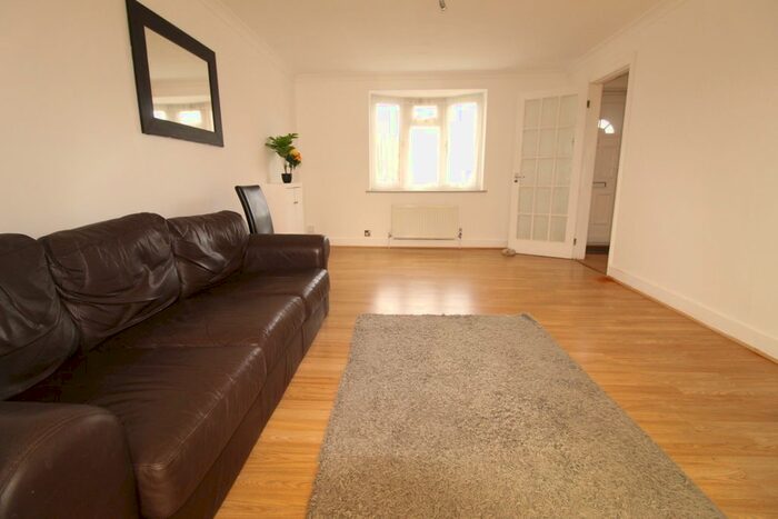 3 Bedroom Terraced House To Rent In Chalfont, Buckinghamshire SL9