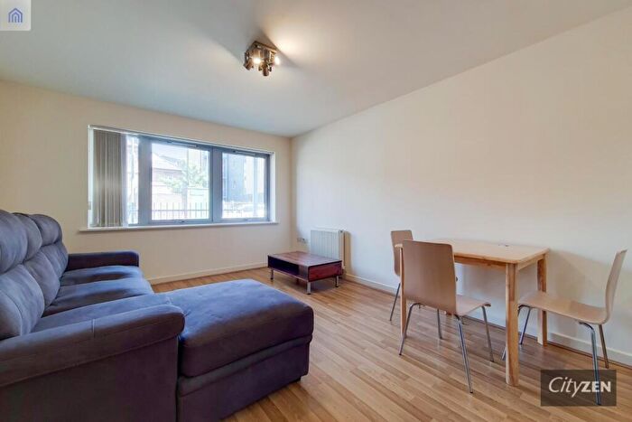 1 Bedroom Flat To Rent In Ducaine Apartments, Bow Road, E3