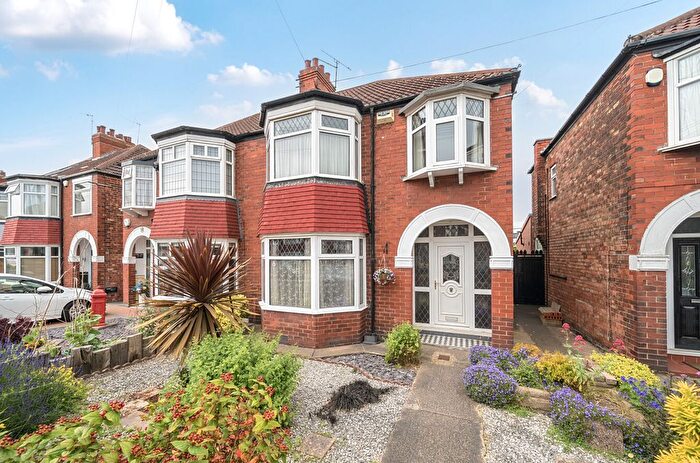 3 Bedroom Semi-Detached House For Sale In Burniston Road, Hull, HU5