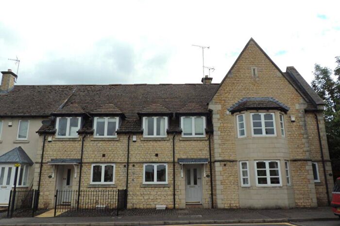 3 Bedroom Terraced House To Rent In Garratt Road, Stamford, PE9
