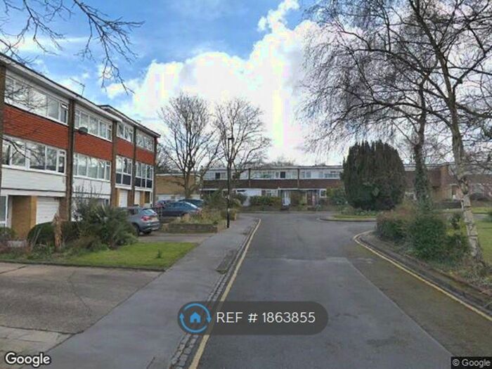 3 Bedroom Terraced House To Rent In Bracewood Gardens, Croydon, CR0