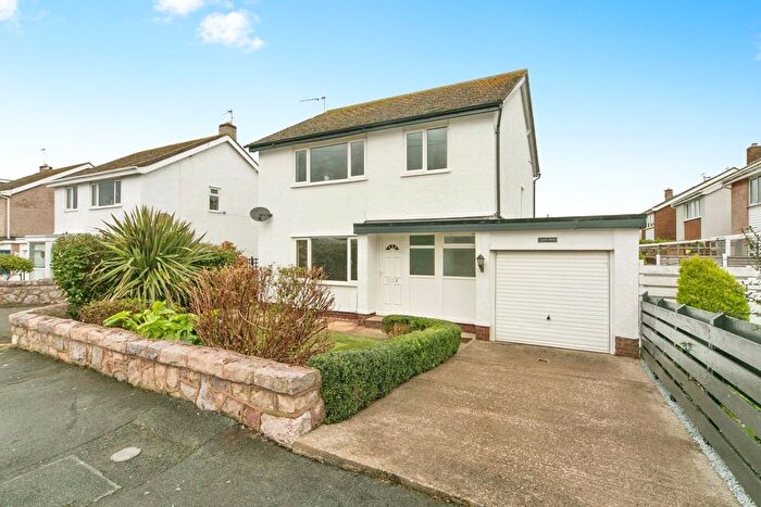 3 Bedroom Detached House For Sale In Clarence Drive, Llandudno, Conwy, LL30