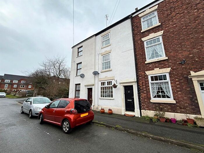 4 Bedroom Terraced House For Sale In Hope Street West, Macclesfield, SK10