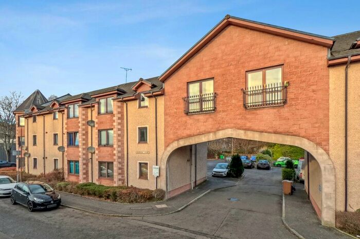 2 Bedroom Apartment To Rent In Oliphant Court, Riverside, Stirling, FK8