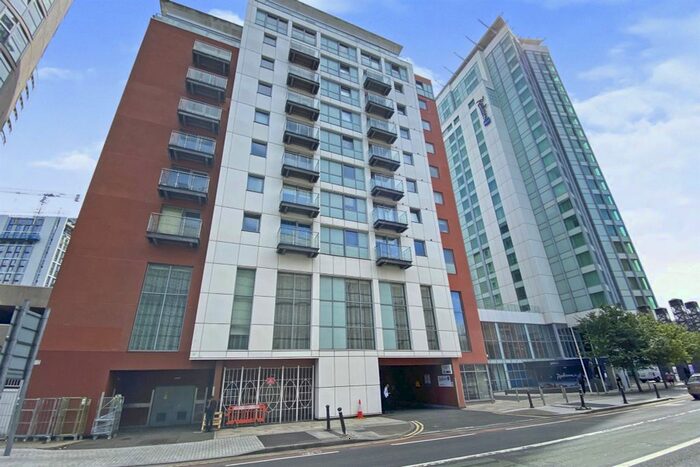 2 Bedroom Flat To Rent In Bute Terrace, Cardiff, CF10