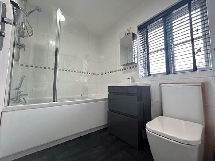 5 Bedroom Semi-Detached House To Rent In Pound Way, Littlehampton, BN16