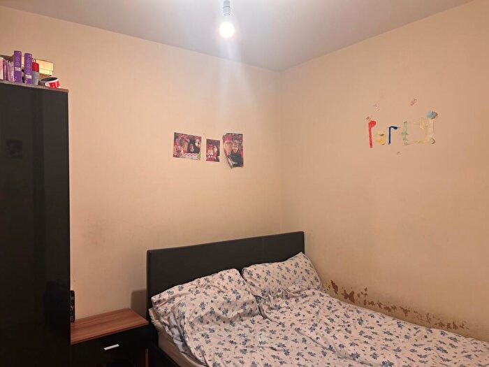 1 Bedroom Flat To Rent In Carmel Court, Holland Road, Manchester, M8