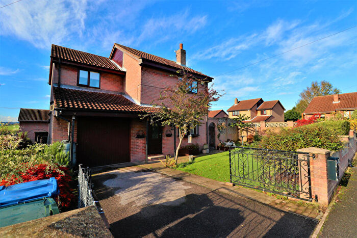 3 Bedroom Detached House For Sale In Viewland Close, Barnsley, S72
