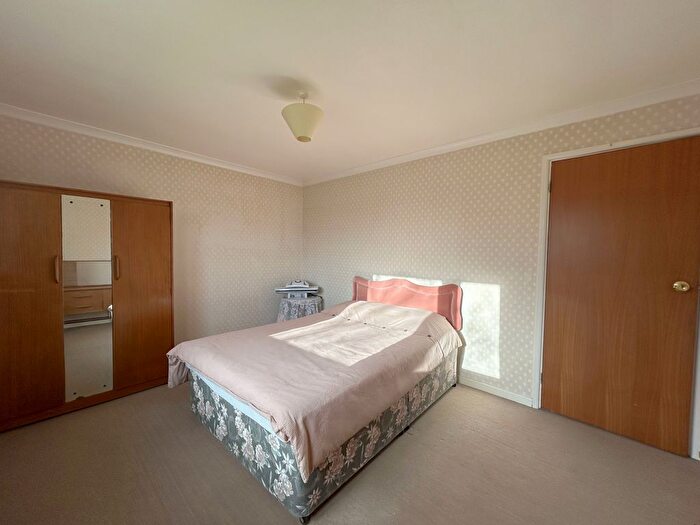 2 Bedroom Flat For Sale In Queens Road, Priors Park, Tewkesbury, GL20