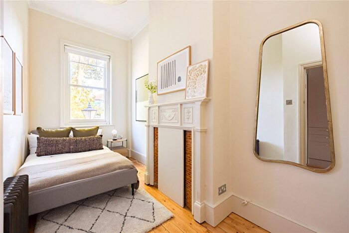 2 Bedroom Maisonette To Rent In Abinger Road, London, W4