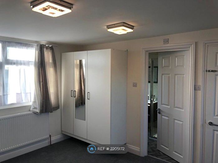 5 Bedroom Terraced House To Rent In Hampden Road, Harrow, HA3