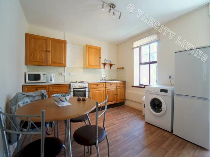 2 Bedroom House To Rent In Water Street, Bangor, Gwynedd, LL57