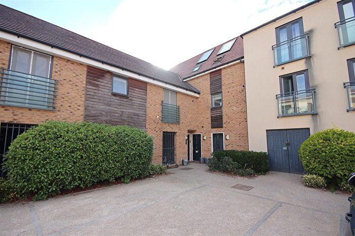 2 Bedroom Maisonette To Rent In Burlton Road, Cambridge, CB3