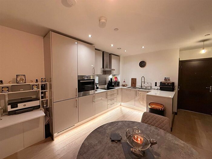 2 Bedroom Flat To Rent In Rosalind Drive, Maidstone, ME14