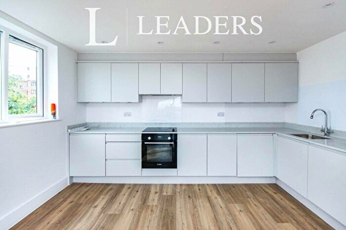 2 Bedroom Apartment For Sale In Wootton Mount, Bournemouth, Dorset, BH1