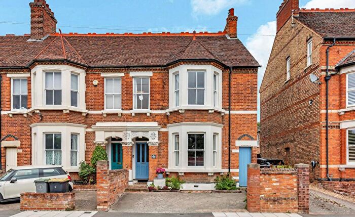 5 Bedroom House For Sale In Rothsay Place, Bedford, MK40