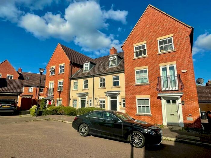 3 Bedroom Terraced House To Rent In Stonebridge Grove, Monkston Park, MK10