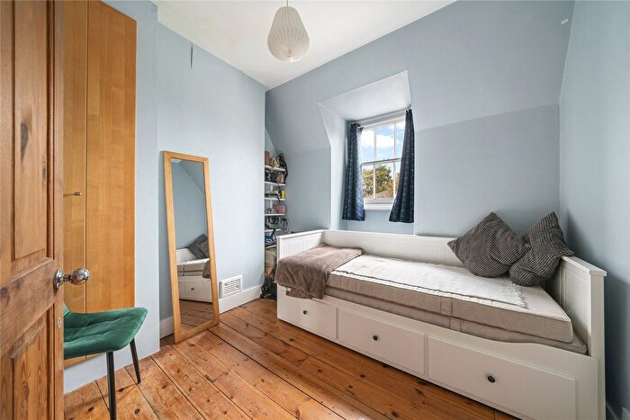 2 Bedroom End Of Terrace House For Sale In Red Lion Road, Surbiton, KT6