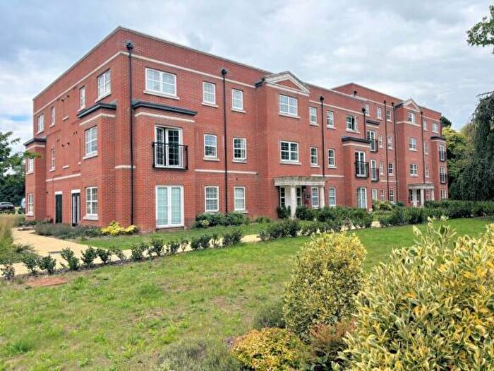 2 Bedroom Apartment For Sale In Dower House, Hanstead Park, AL2