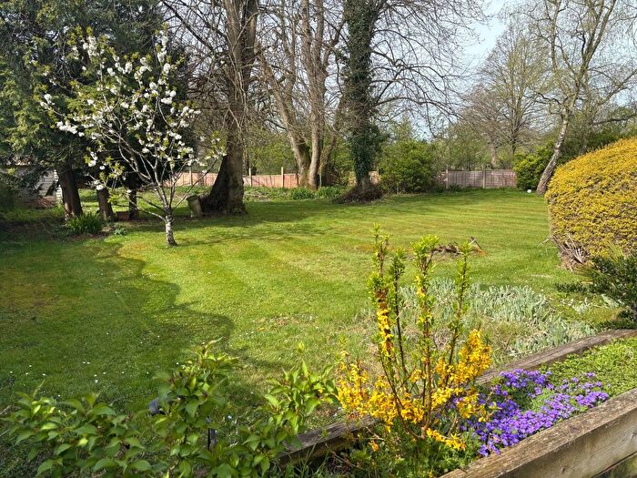 4 Bedroom Bungalow For Sale In Green Street, Shenley, WD7