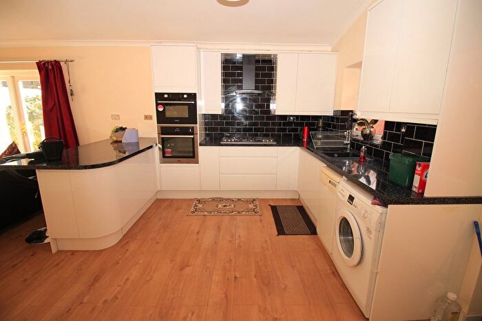5 Bedroom Terraced House To Rent In St Dunstans Road, Hounslow, TW4