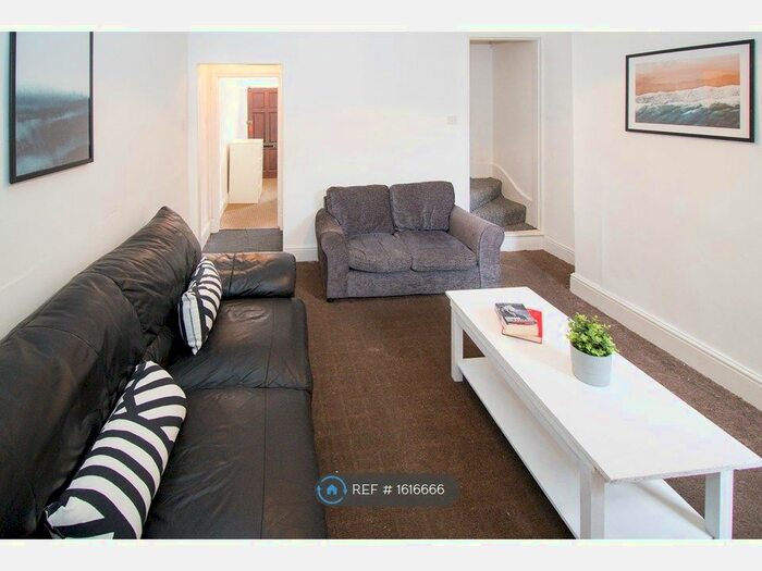 5 Bedroom Terraced House To Rent In Windermere Street, Leicester, LE2