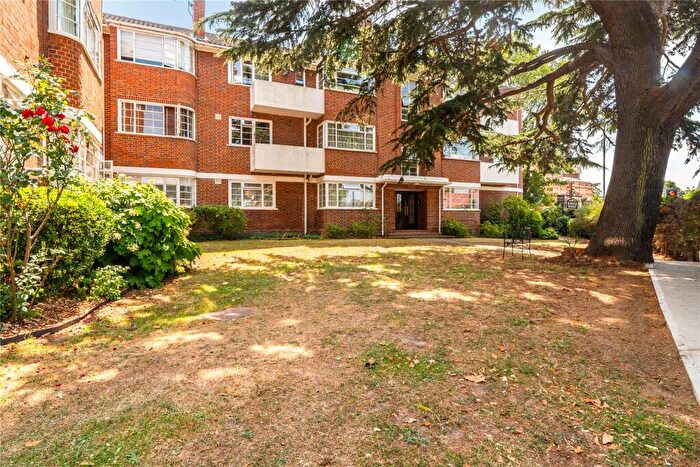 2 Bedroom Flat For Sale In Beaufort Road, Kingston Upon Thames, KT1