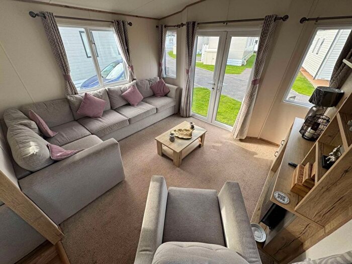 3 Bedroom Mobile/park Home For Sale In Warren Road, Dawlish Warren, Dawlish, EX7