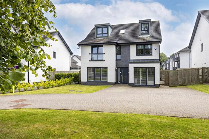 5 Bedroom Detached House To Rent In Cyprian Drive, Lenzie, Kirkintilloch, G66
