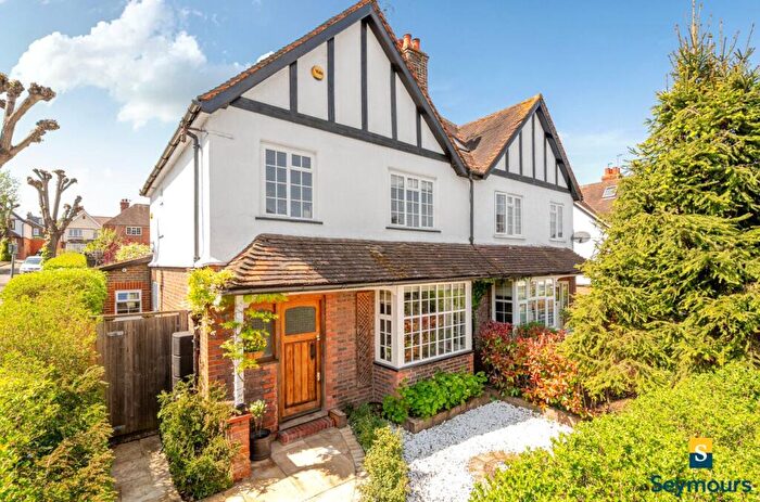 3 Bedroom Semi-Detached House For Sale In Dunsdon Avenue, Guildford, Surrey, GU2