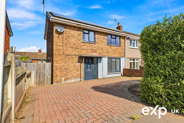 3 Bedroom Semi-Detached House For Sale In Whitewater Road, New Ollerton, Newark, NG22