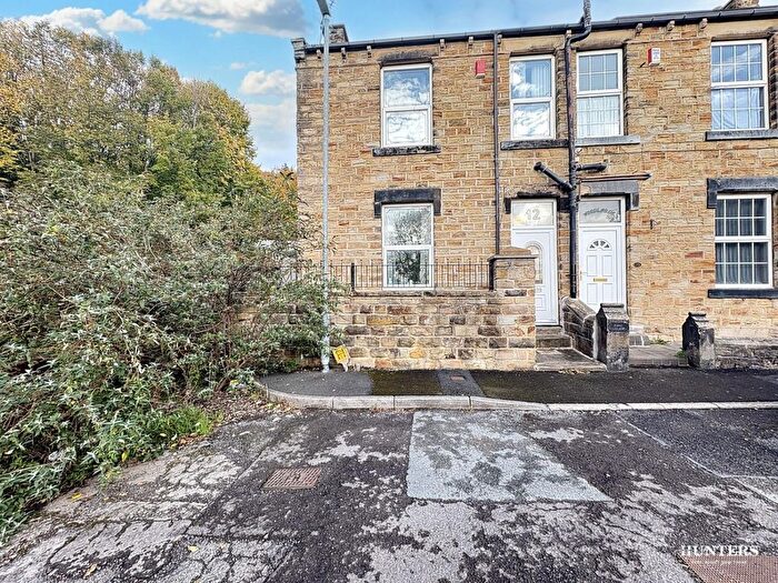 2 Bedroom Semi Detached House For Sale In Ings Road, Dewsbury, WF13