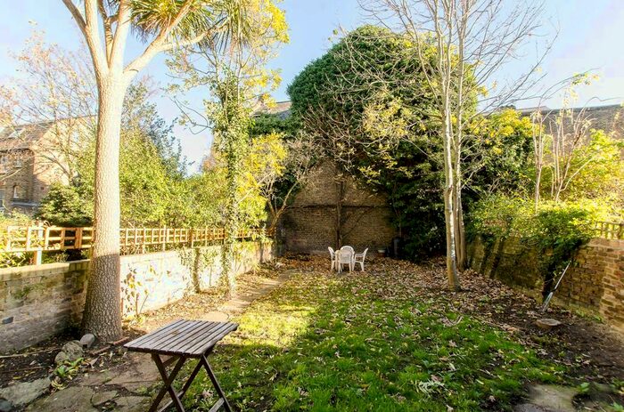 2 Bedroom Flat To Rent In Bonham Road, Brixton, London, SW2