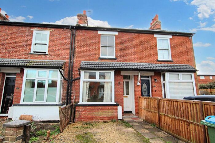 2 Bedroom Terraced House To Rent In Beaconsfield Road, Aylesbury, HP21