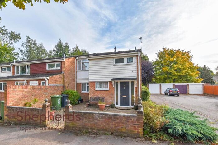 3 Bedroom End Of Terrace House For Sale In Winford Drive, Broxbourne, EN10