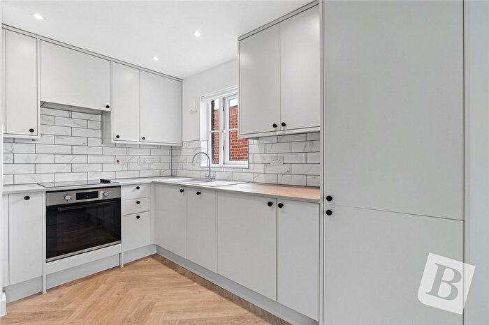 1 Bedroom Flat For Sale In Unicorn Walk, Greenhithe, Kent, DA9