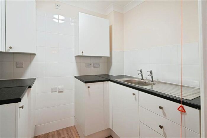 1 Bedroom Flat To Rent In Amber Court, Hove, BN3