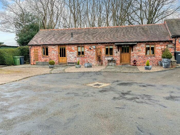 2 Bedroom Flat To Rent In Tupsley Cottage, Stone, Kidderminster, DY10