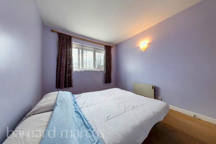 1 Bedroom Flat To Rent In Davies Close, Croydon, CR0