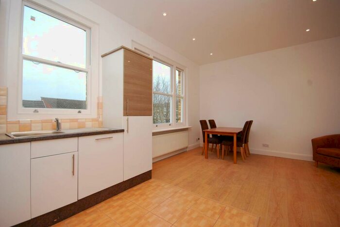 1 Bedroom Flat To Rent In Moray Mews, Finsbury Park, London, N7