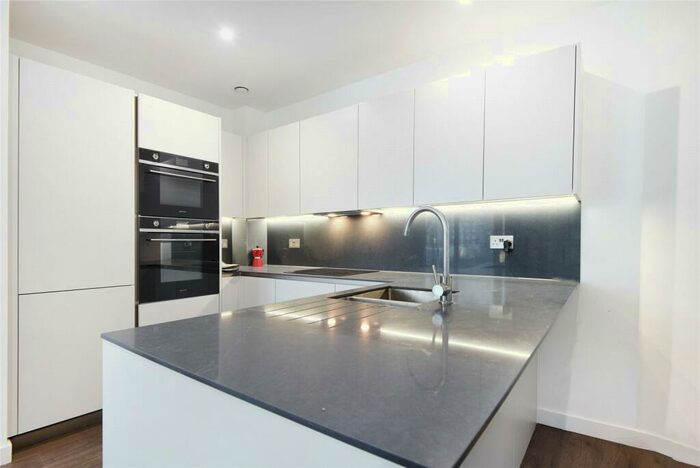 2 Bedroom Flat To Rent In Hartingtons Court, Coster Avenue, N4