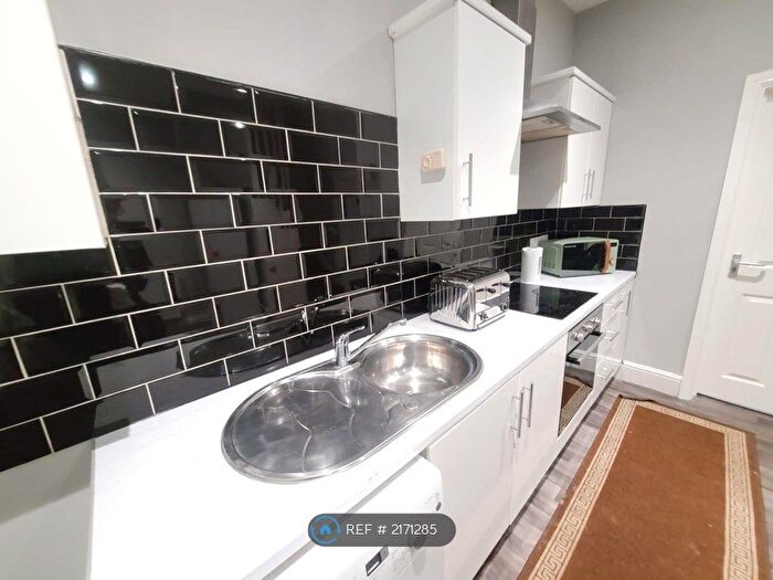 4 Bedroom Flat To Rent In Ecclesall Road, Sheffield, S11