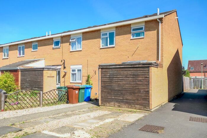 3 Bedroom Terraced House To Rent In Kidlington, Oxfordshire, OX5