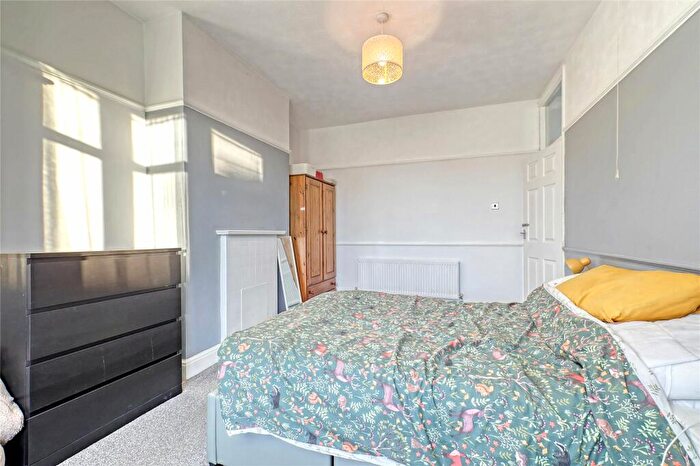 3 Bedroom Terraced House For Sale In Hamstel Road, Southend-on-Sea, Essex, SS2