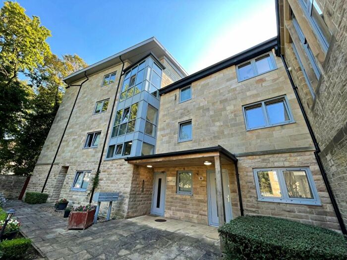 1 Bedroom Flat To Rent In Chrisharben Court, Green End, Clayton, Bradford, BD14