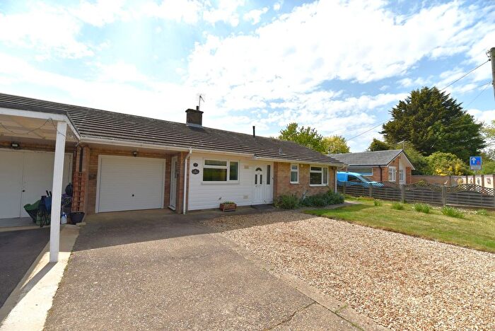 2 Bedroom Semi-Detached Bungalow For Sale In Meadow Lane, Earith, PE28