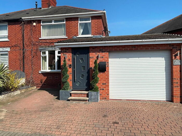 3 Bedroom Semi Detached House For Sale In Kendal Crescent, Worsbrough Bridge, Barnsley, S70